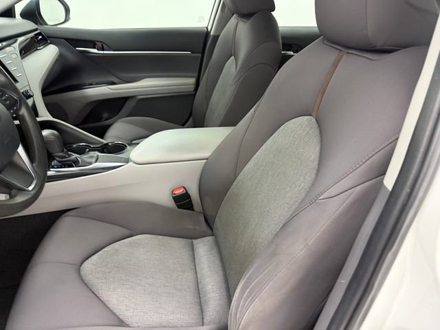 Used 2020 Toyota Camry LE image 25