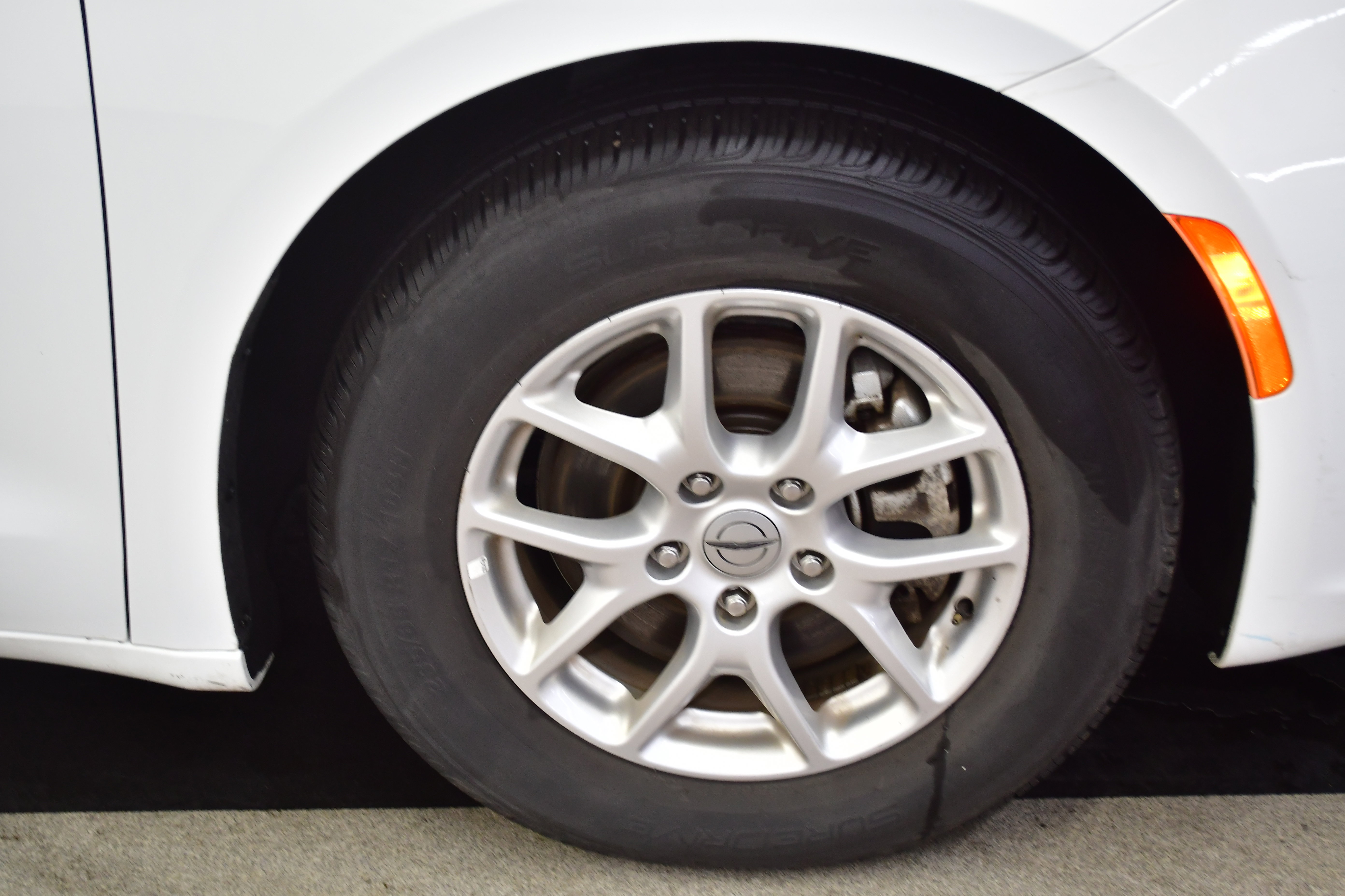 Used 2023 Chrysler Pacifica Touring-L image 62