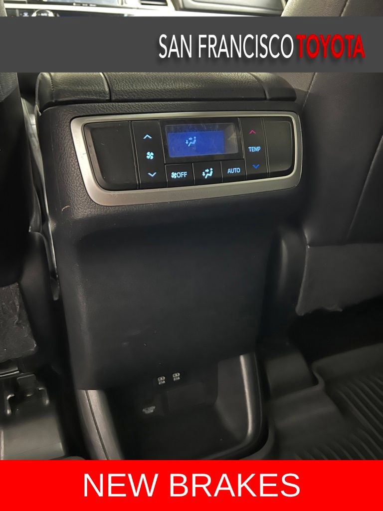 Used 2017 Toyota Highlander Limited AWD/4WD image 18