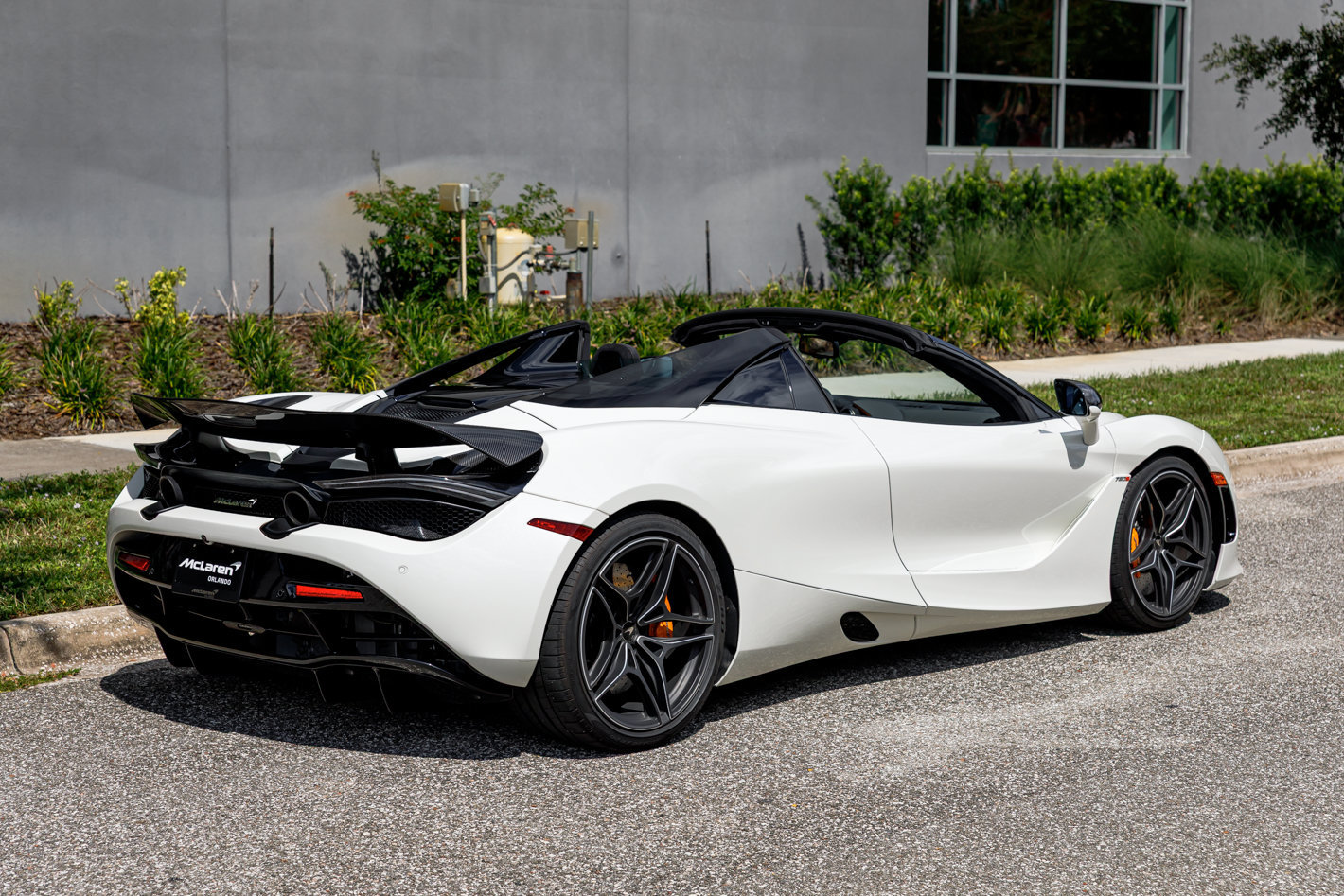 Used 2020 McLaren 720S Performance RWD image 11