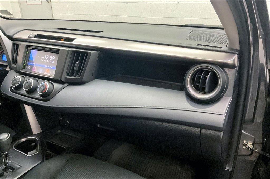 Used 2016 Toyota RAV4 LE image 15