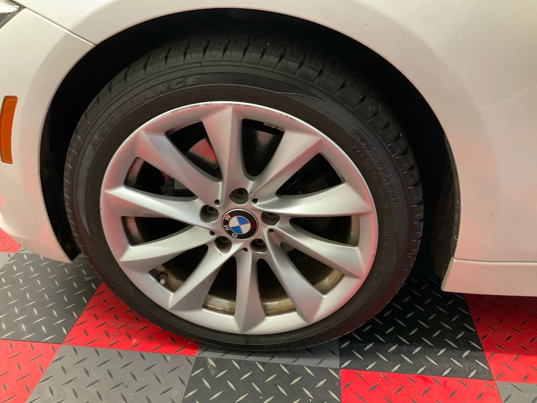 Used 2018 BMW 320i xDrive Sedan image 25