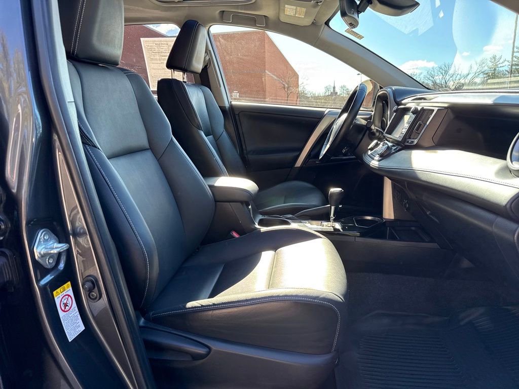 Used 2016 Toyota RAV4 Limited image 25
