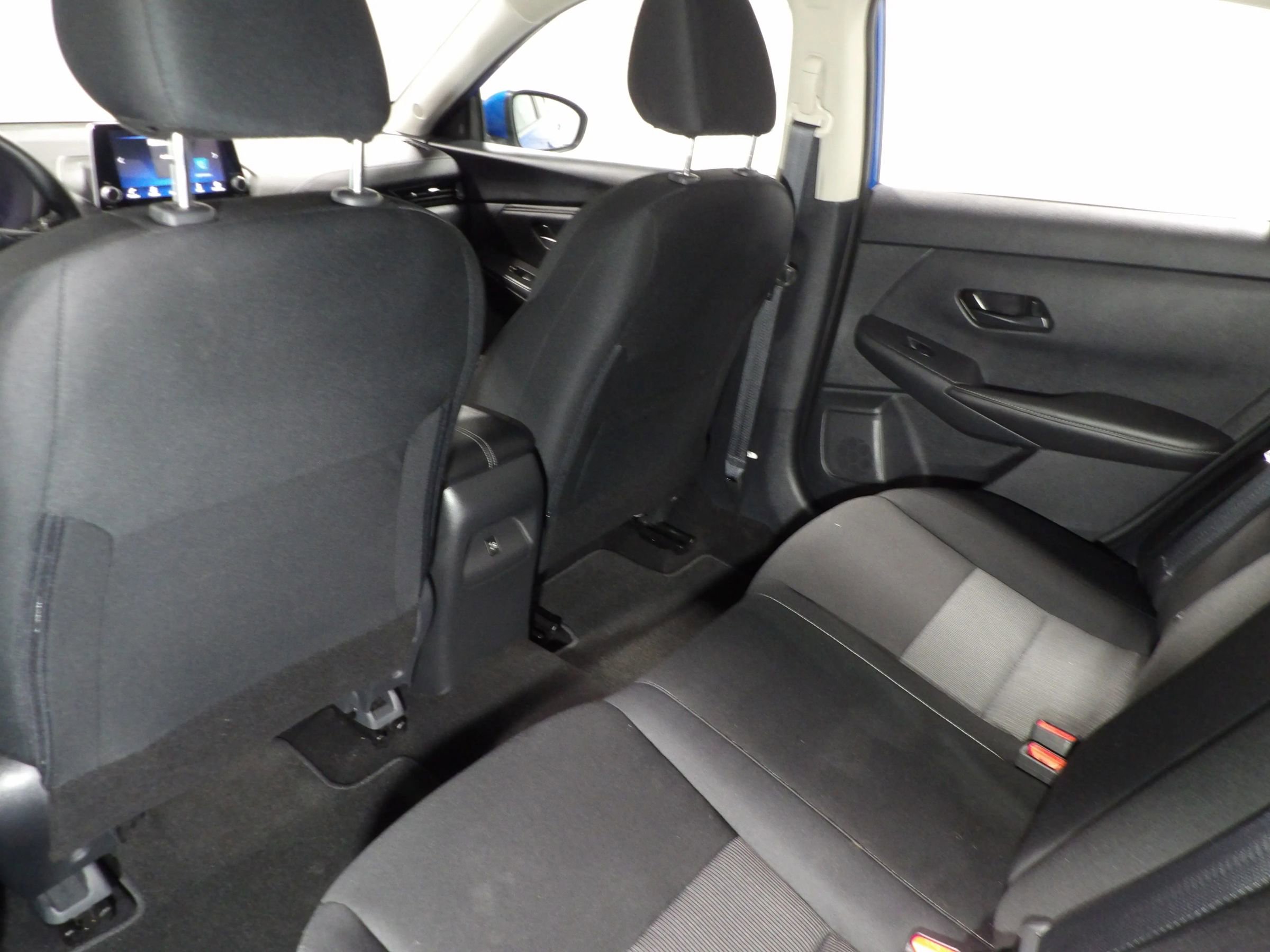 Used 2025 Nissan Sentra SV image 11