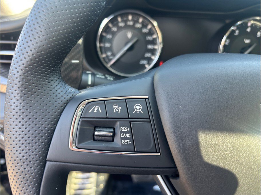 Used 2022 Maserati Quattroporte Trofeo RWD image 30