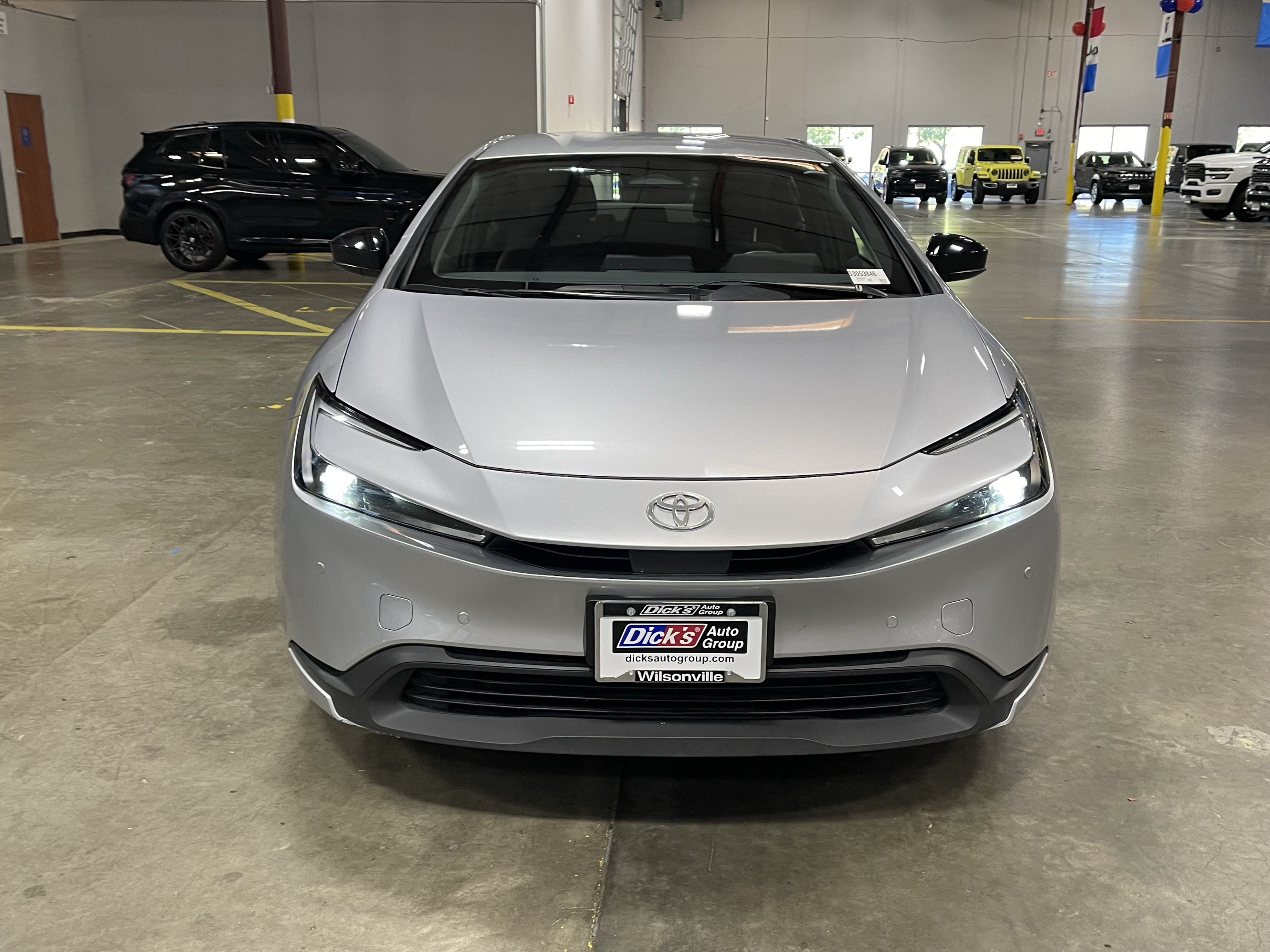 Used 2025 Toyota Prius LE FWD image 8
