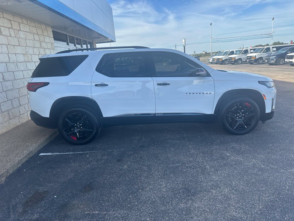 Used 2023 Chevrolet Traverse Premier w/ Redline Edition FWD image 3