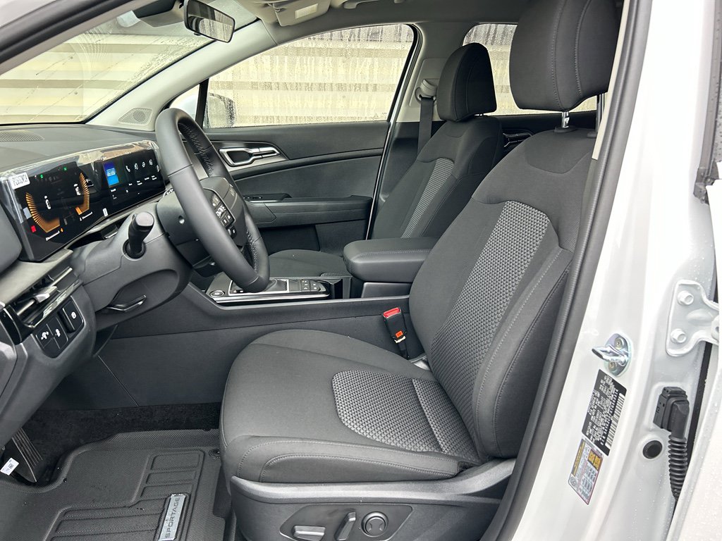 New 2026 Kia Sportage LX image 11