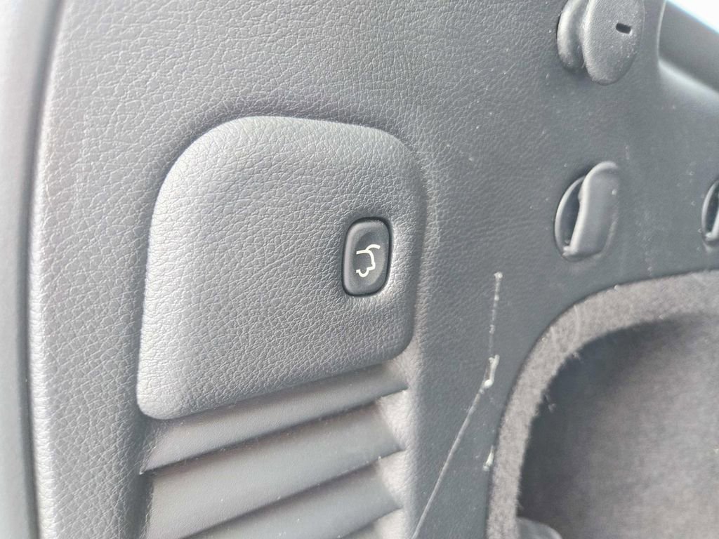 Used 2019 Jeep Grand Cherokee Limited image 15