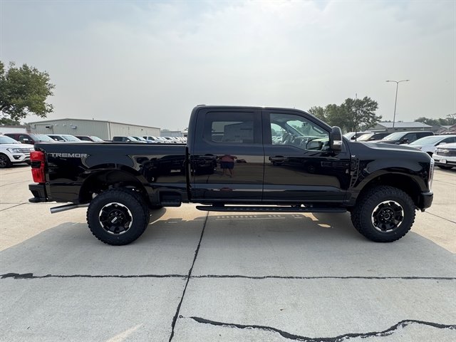 New 2025 Ford F350 XLT w/ Black Appearance Package image 3