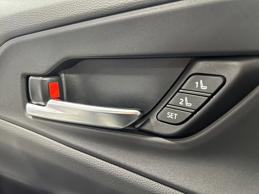 Used 2025 Toyota Prius XSE Premium image 41