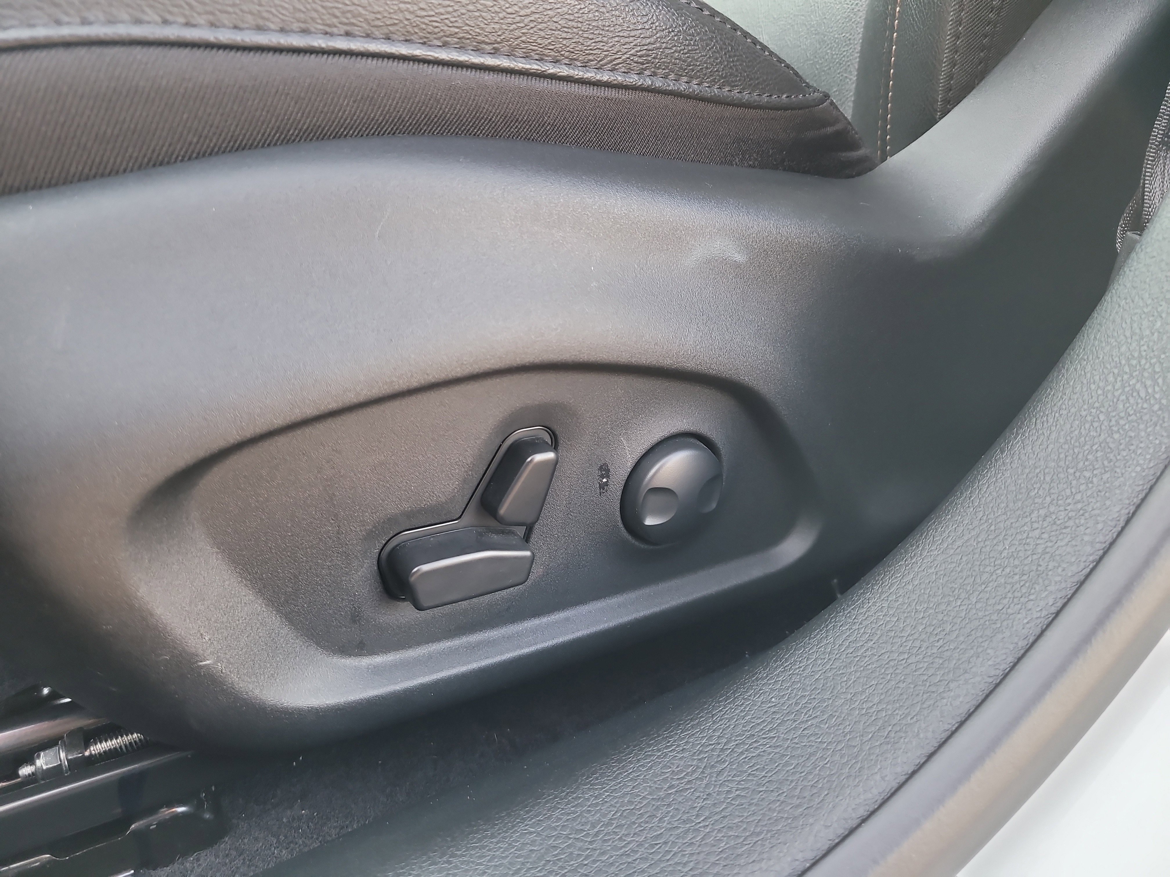 Used 2024 Jeep Compass Limited image 17