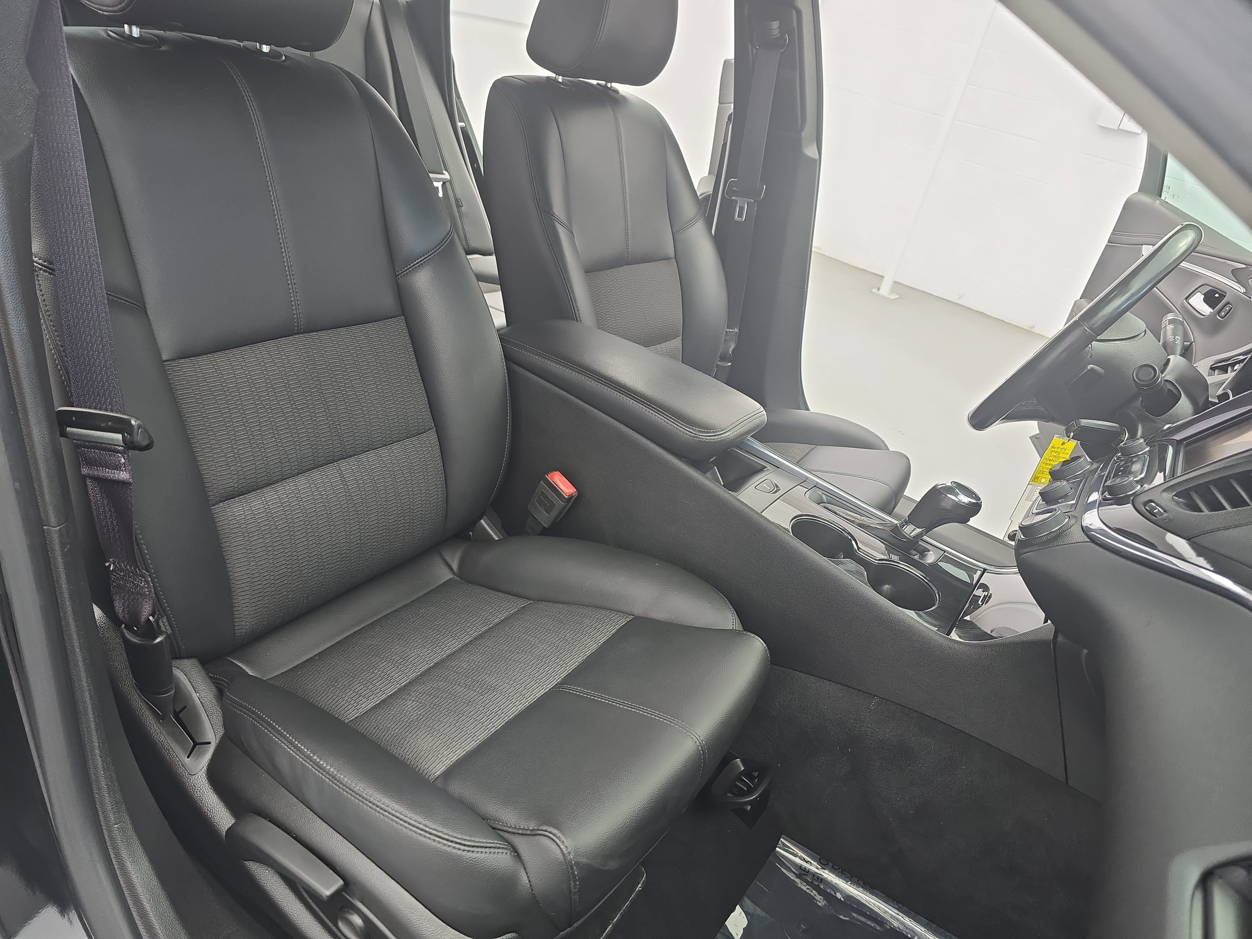 Used 2017 Chevrolet Impala LT FWD image 10