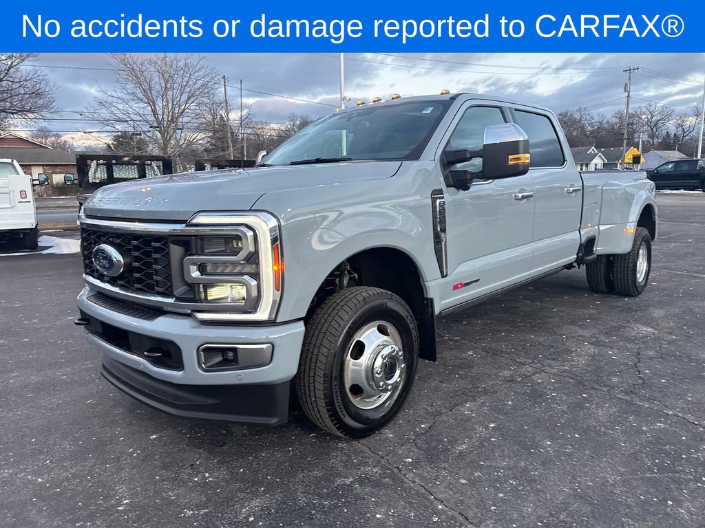 Used 2025 Ford F350 Platinum w/ Platinum Plus Package image 2