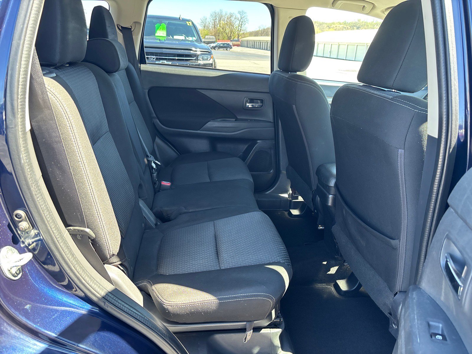 Used 2016 Mitsubishi Outlander SE AWD/4WD image 17