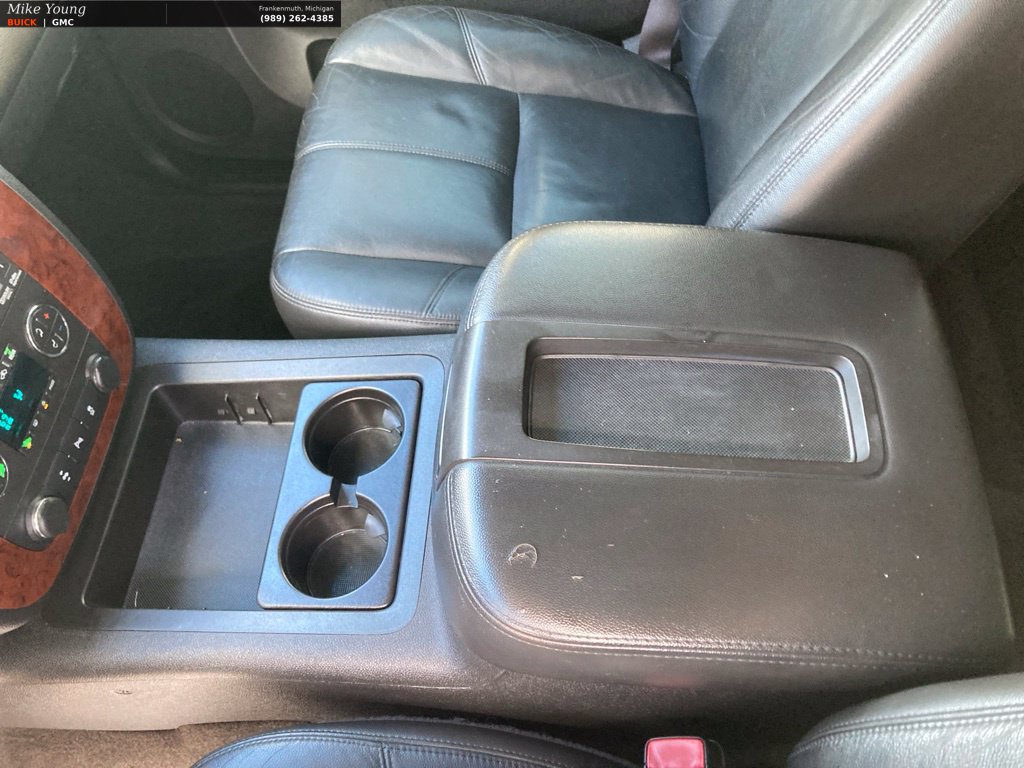 Used 2012 Chevrolet Suburban 2500 LT AWD/4WD image 28