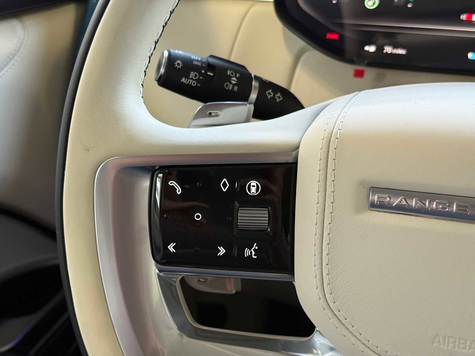 New 2025 Land Rover Range Rover SV image 23