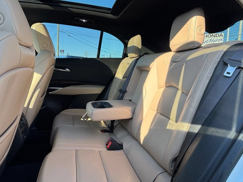 Used 2024 Cadillac XT4 Premium Luxury AWD/4WD image 17