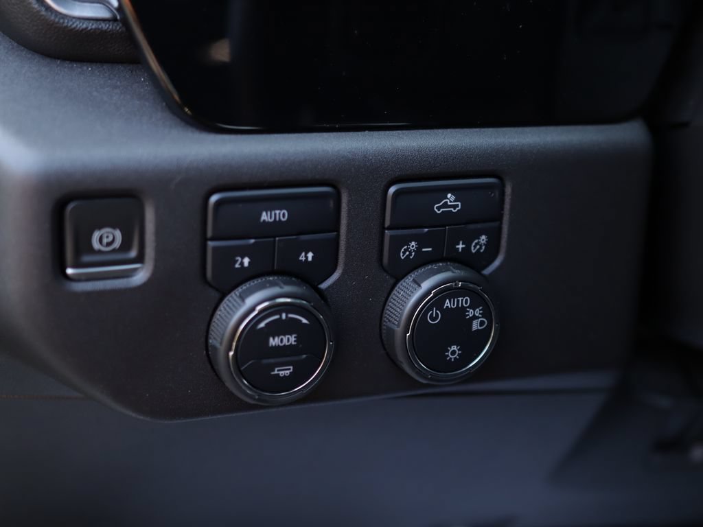 Used 2023 Chevrolet Silverado 1500 LT AWD/4WD image 10