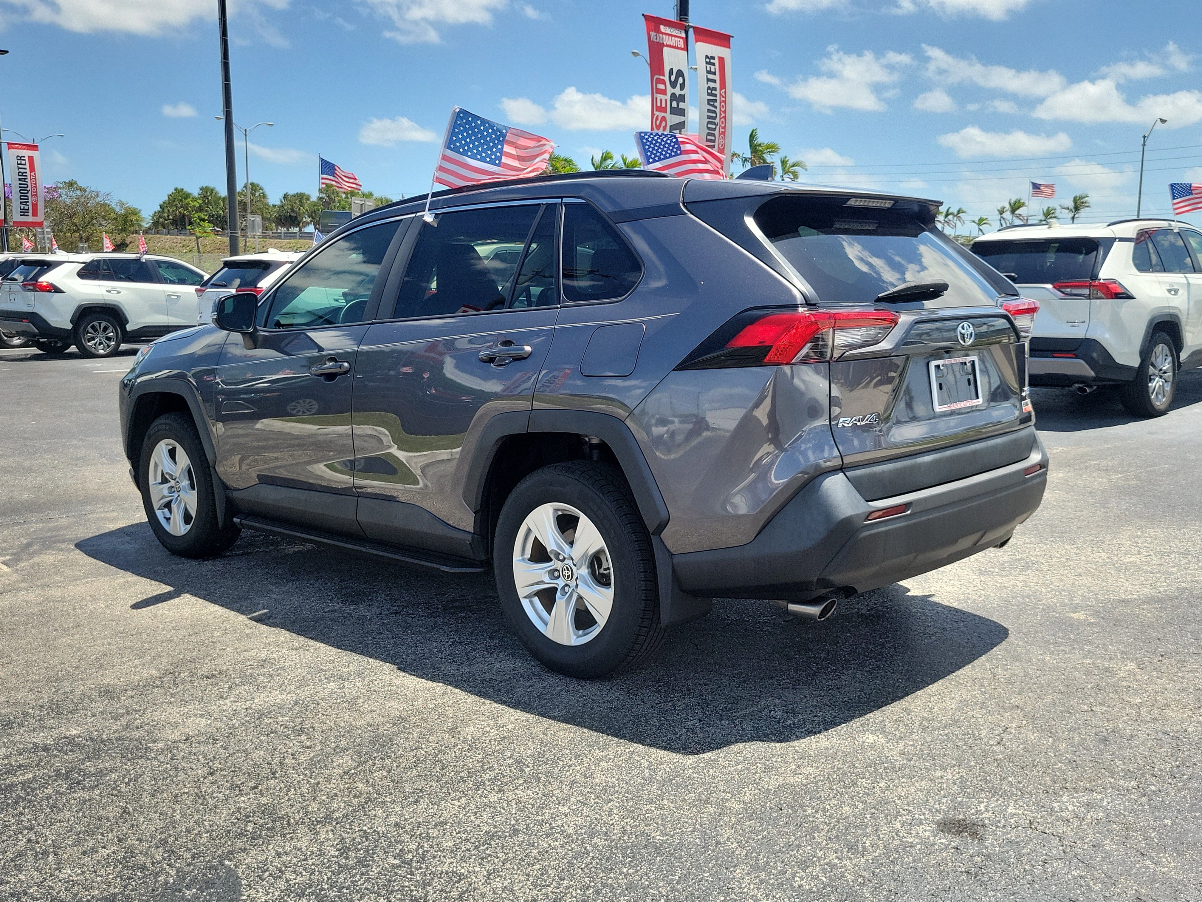 Used 2021 Toyota RAV4 XLE w/ Convenience Package FWD image 8