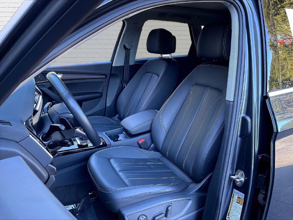 Used 2024 Audi Q5 2.0T Premium w/ Convenience Package AWD/4WD image 15
