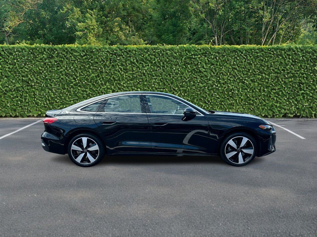 Used 2025 Audi A5 2.0T Premium Plus w/ Premium Plus AWD/4WD image 2