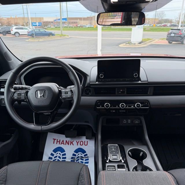 Certified 2025 Honda Pilot Sport image 15