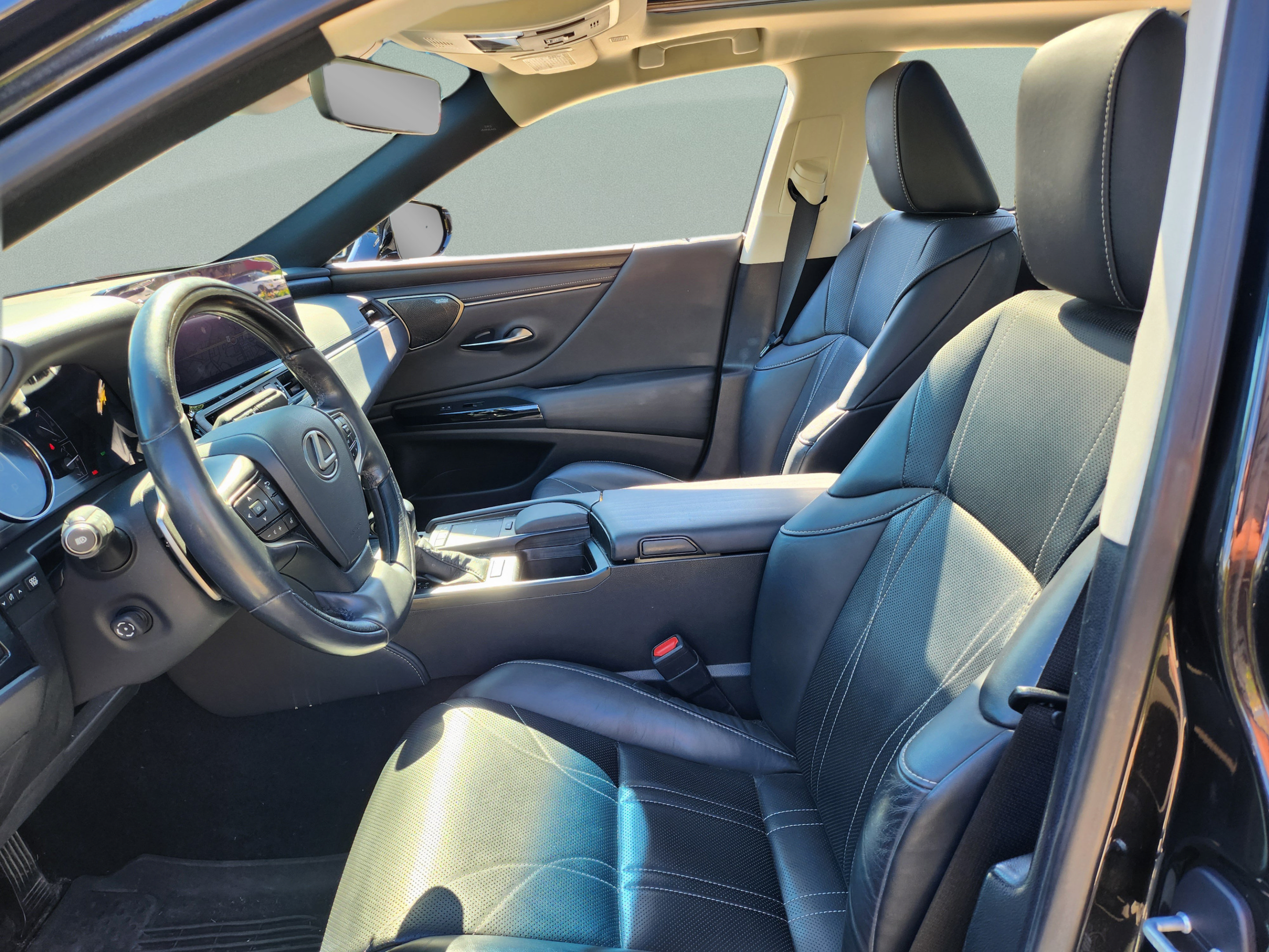 Certified 2022 Lexus ES 350 Ultra Luxury w/ Accessory Package 2 FWD image 14