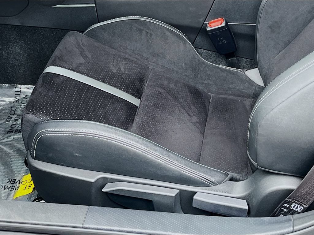Used 2025 Toyota GR86 Premium RWD image 18