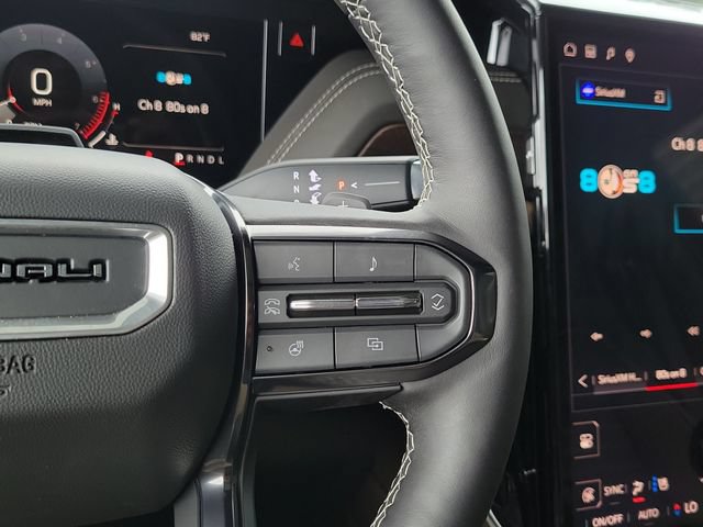 Used 2025 GMC Yukon Denali Ultimate AWD/4WD image 13