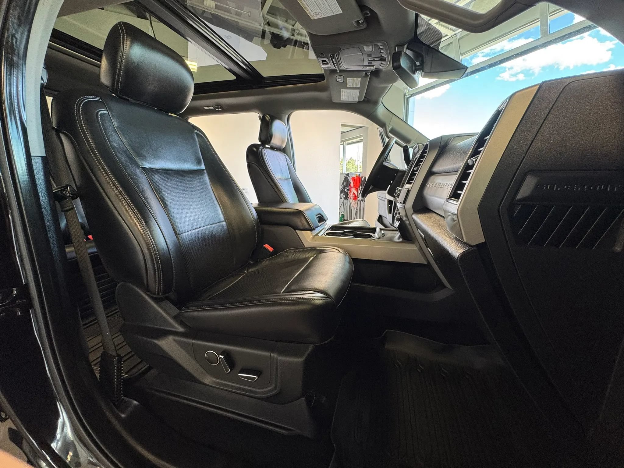 Used 2019 Ford F250 Lariat AWD/4WD image 28