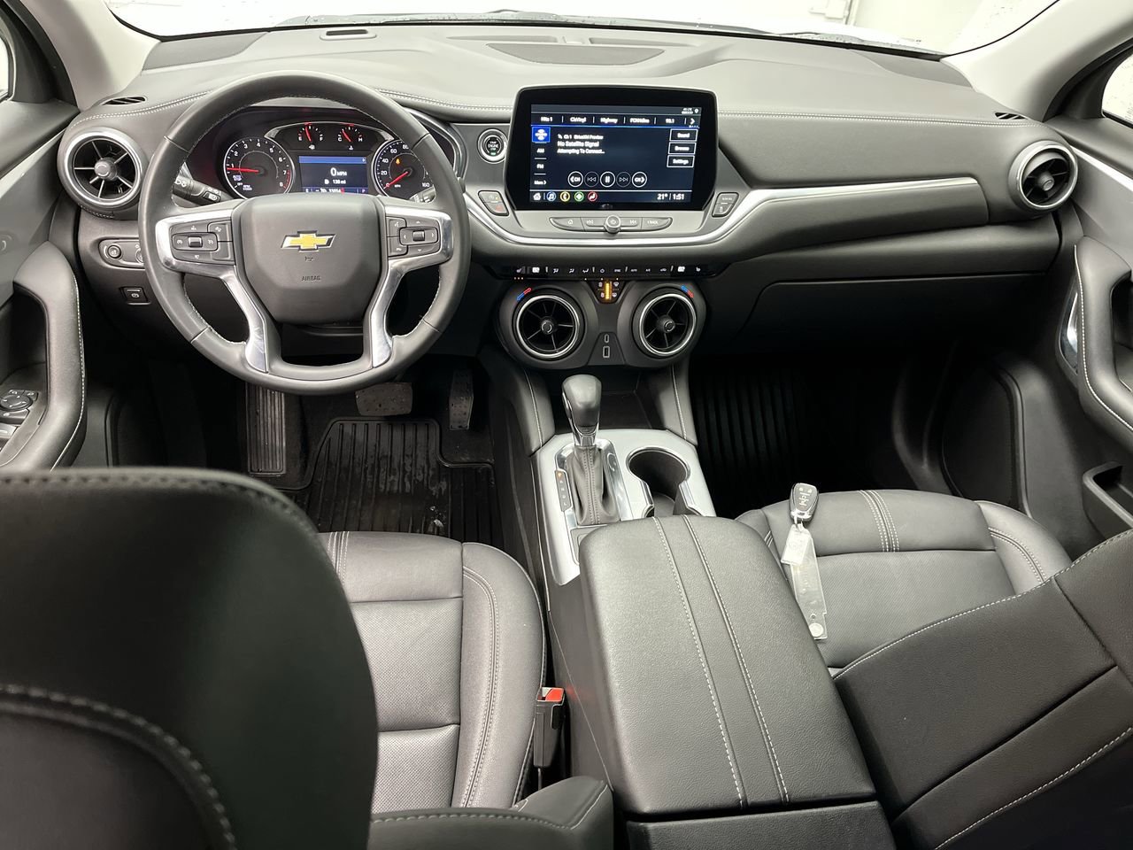 Certified 2024 Chevrolet Blazer LT w/ Midnight/Sport Edition AWD/4WD image 4