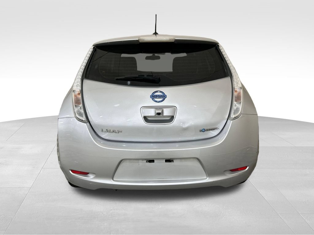 Used 2015 Nissan Leaf SV FWD image 4