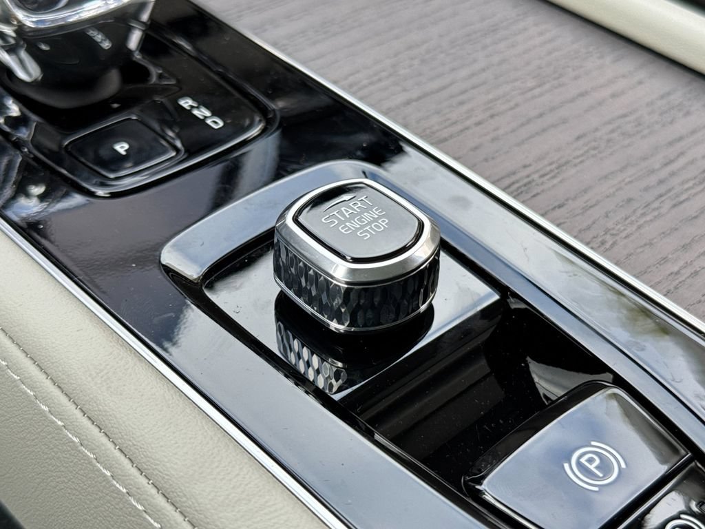 New 2026 Volvo XC90 T8 Ultra w/ Protection Package Premier AWD/4WD image 23