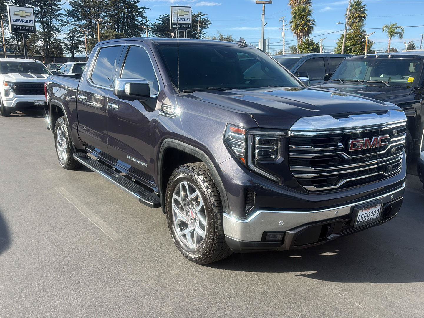 Used 2022 GMC Sierra 1500 SLT w/ SLT Premium Plus Package AWD/4WD image 1