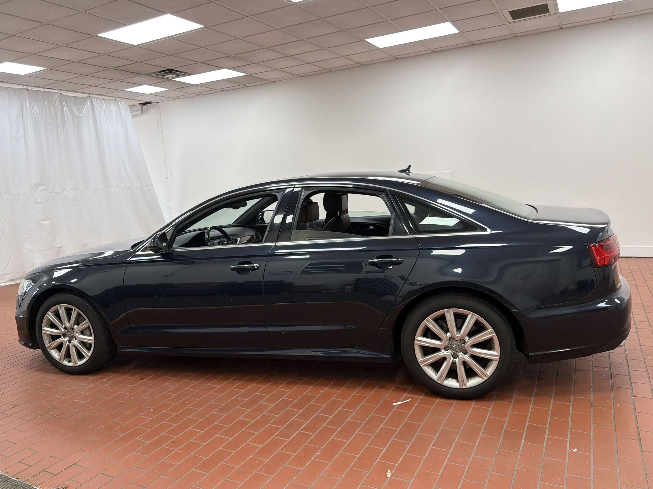 Used 2016 Audi A6 2.0T Premium Plus w/ Premium Plus Package AWD/4WD image 2