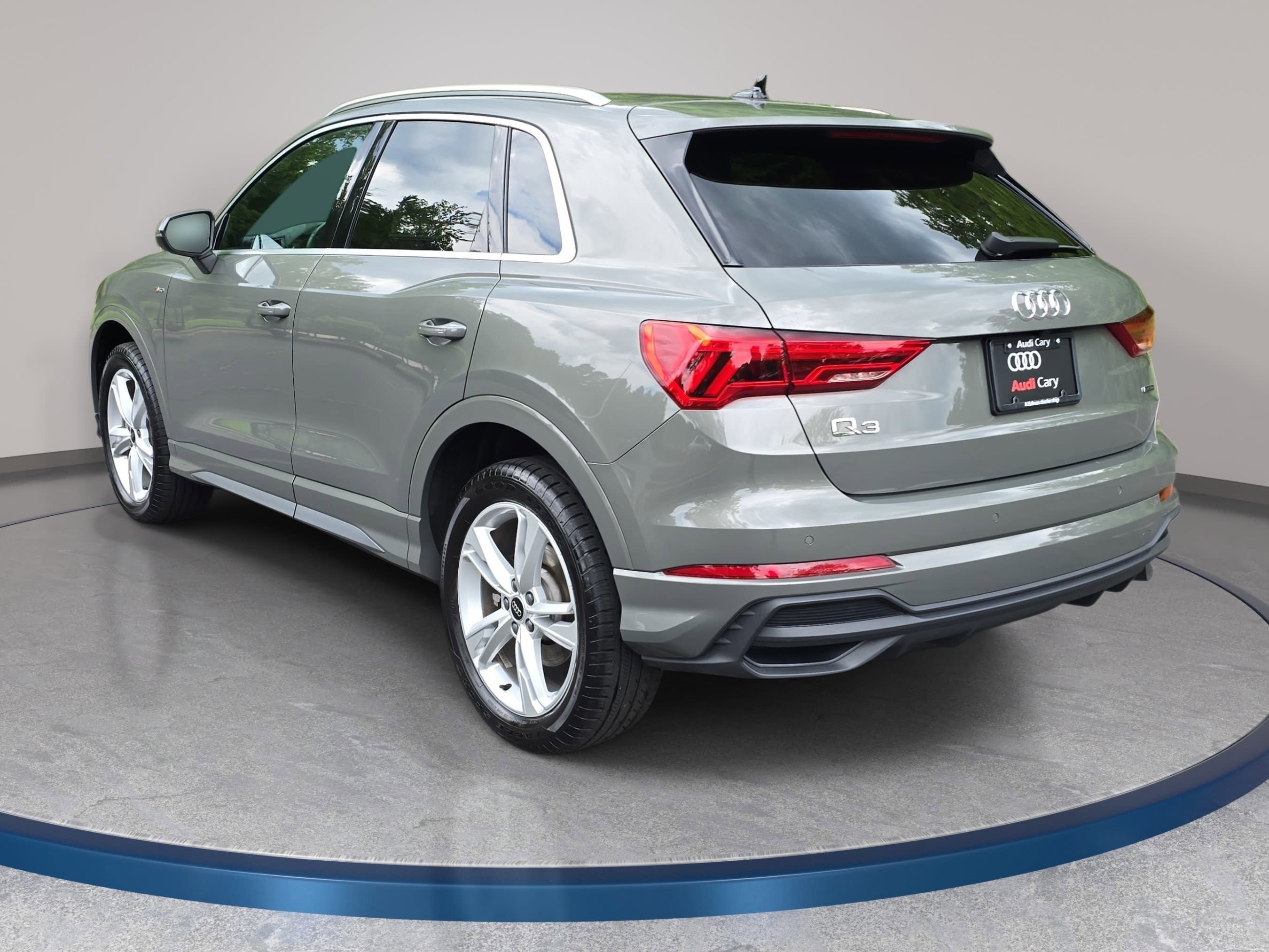 Used 2023 Audi Q3 2.0T Premium w/ Convenience Package AWD/4WD image 7