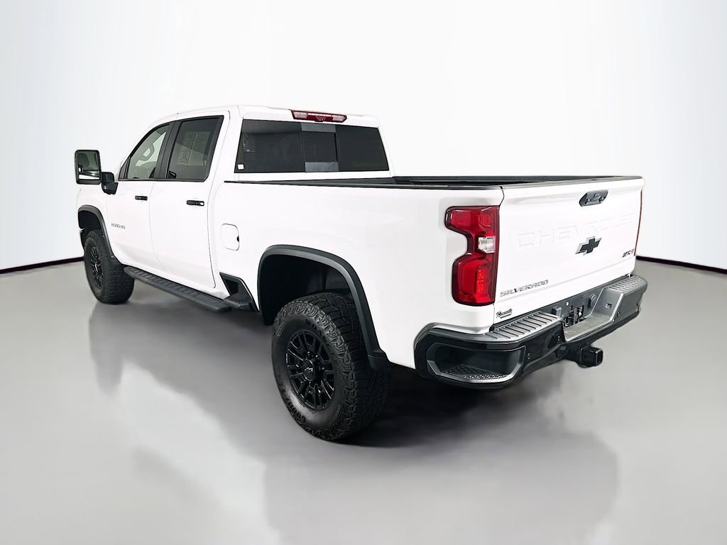 Used 2024 Chevrolet Silverado 2500 ZR2 w/ Technology Package image 5