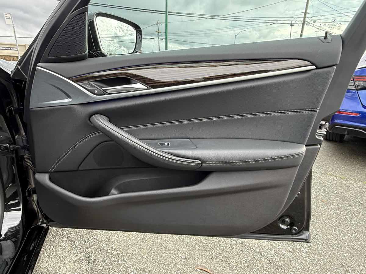 Used 2019 BMW 530i w/ Convenience Package image 27