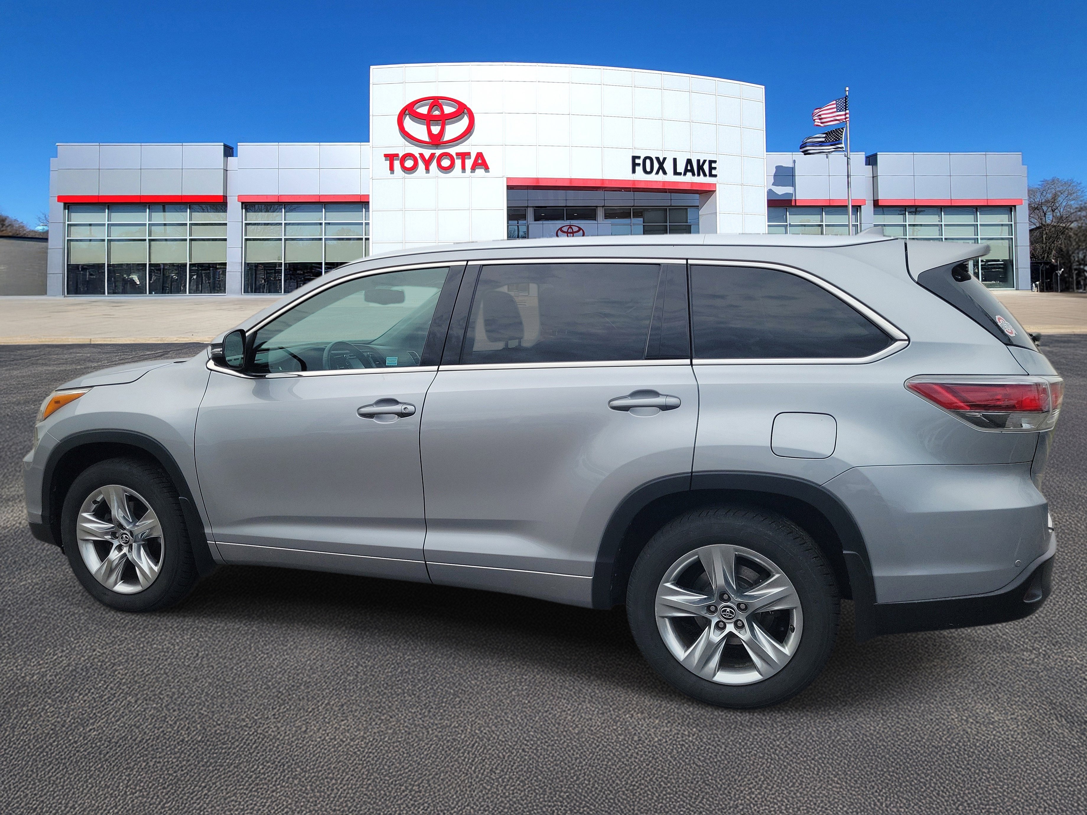 Used 2016 Toyota Highlander Limited image 3