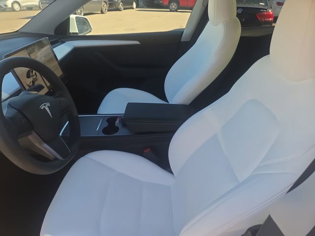 Used 2025 Tesla Model Y Long Range image 36