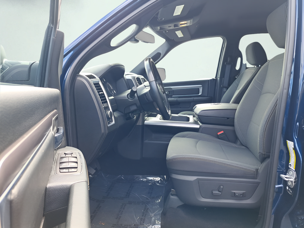 Used 2024 RAM 1500 Warlock AWD/4WD image 26