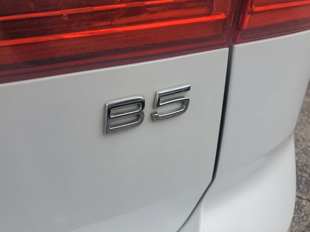Used 2023 Volvo XC60 B5 Plus FWD image 9