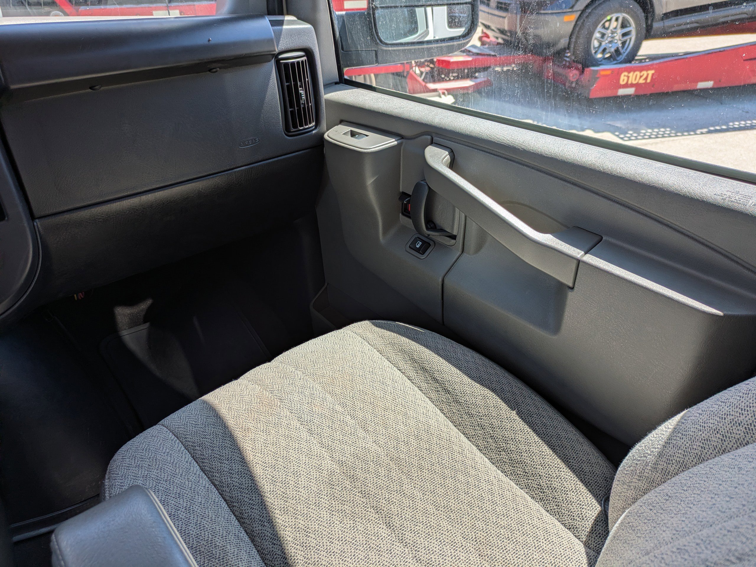 Used 2024 Chevrolet Express 3500 LT w/ LT Preferred Equipment Group RWD image 20