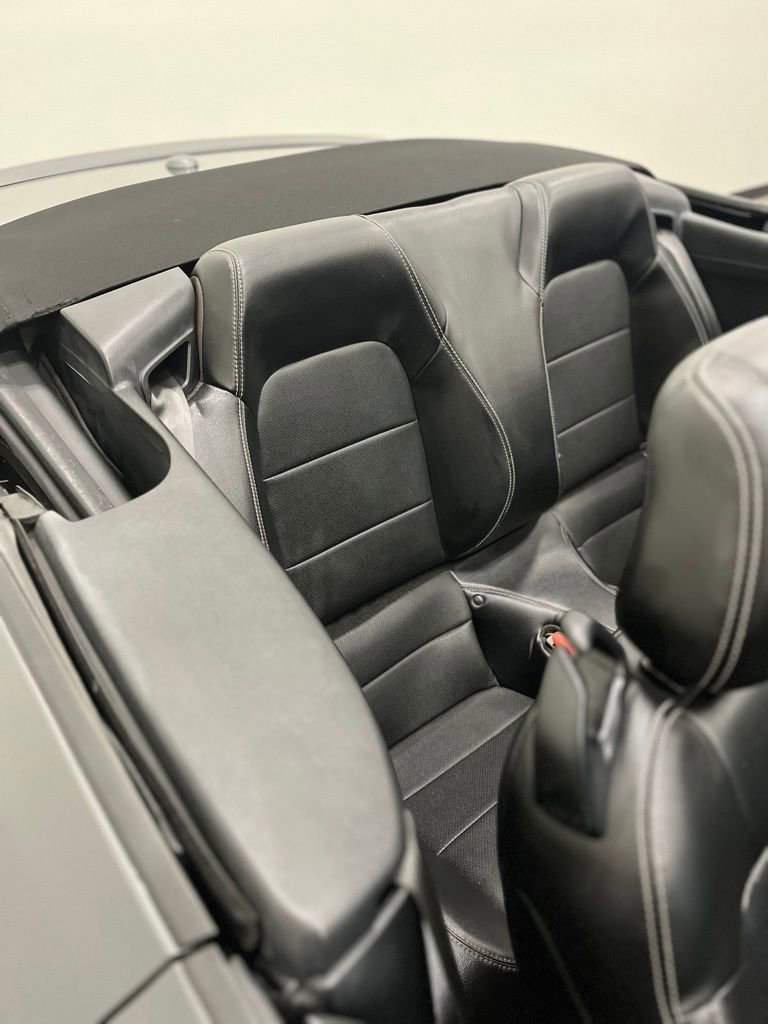 Used 2021 Ford Mustang Premium RWD image 15