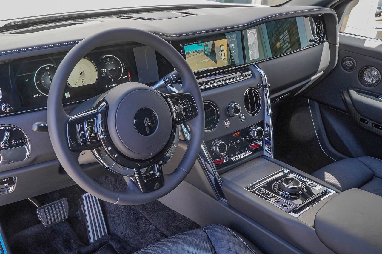 New 2026 Rolls-Royce Cullinan AWD/4WD image 16