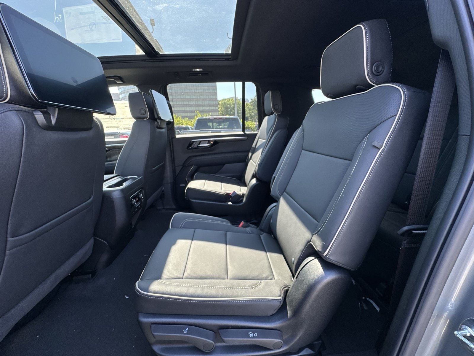 New 2026 Chevrolet Suburban Premier AWD/4WD image 25