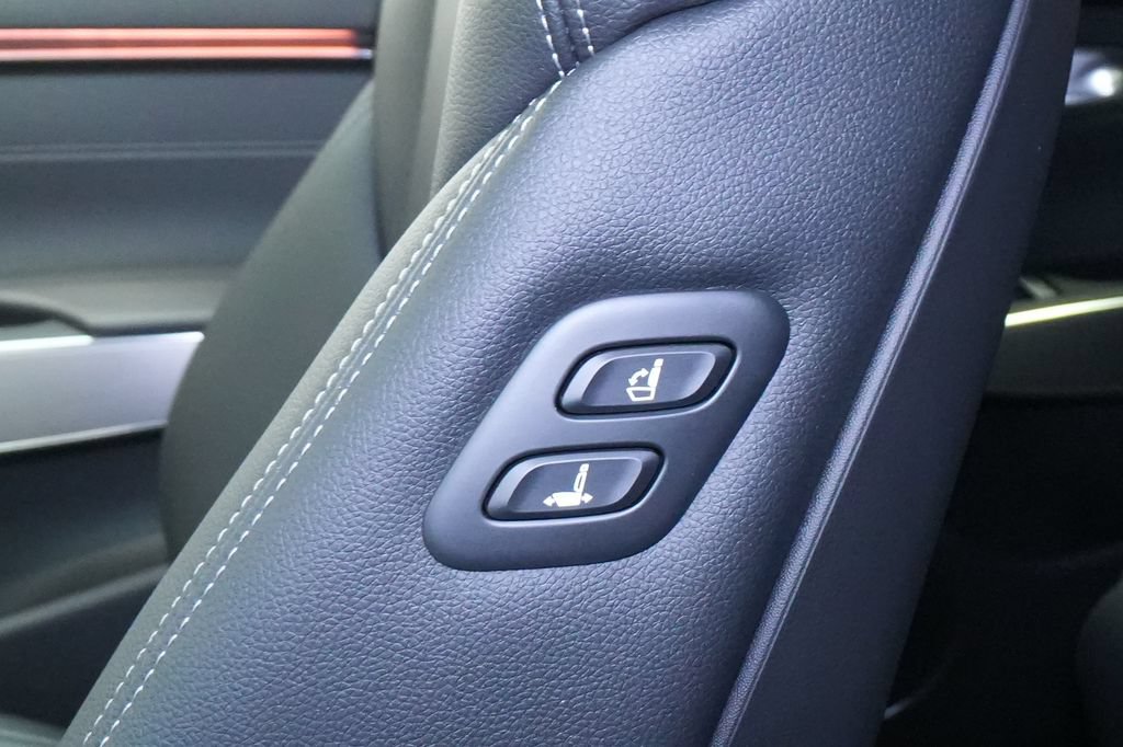 New 2026 Genesis GV70 2.5T Select AWD/4WD image 19