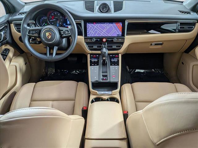 Certified 2025 Porsche Macan image 21