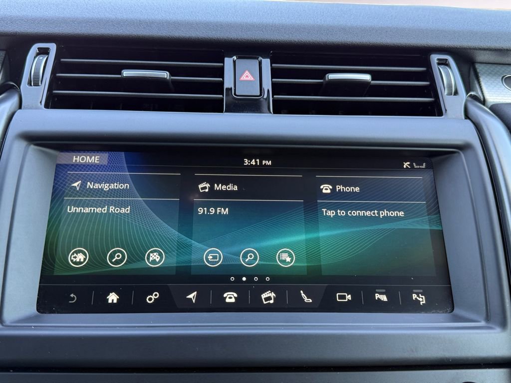 Used 2020 Land Rover Discovery Landmark image 14